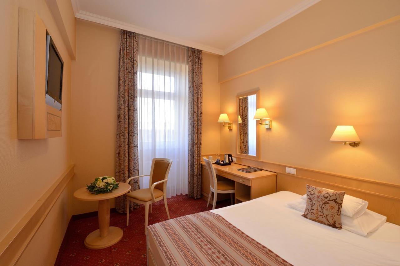 Palatinus Grand Hotel Pécs Kültér fotó